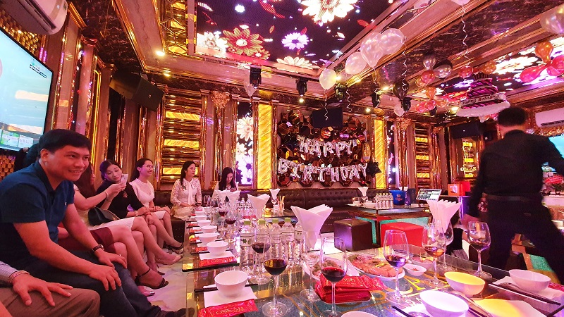 Phòng vip 16 karaoke Paris By Night Phòng vip 16 karaoke Paris By Night