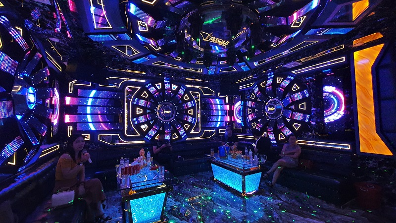 Phòng vip 15 karaoke Paris By Night Phòng vip 15 karaoke Paris By Night