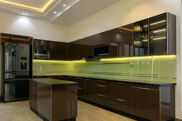 Tủ bếp inox cánh kính có bàn đảo tại Thanh Hóa