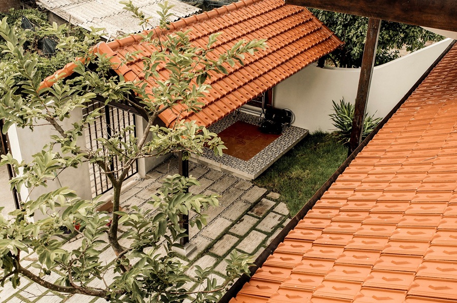 2-2 Sân ngoài nhà cô Hương Huế