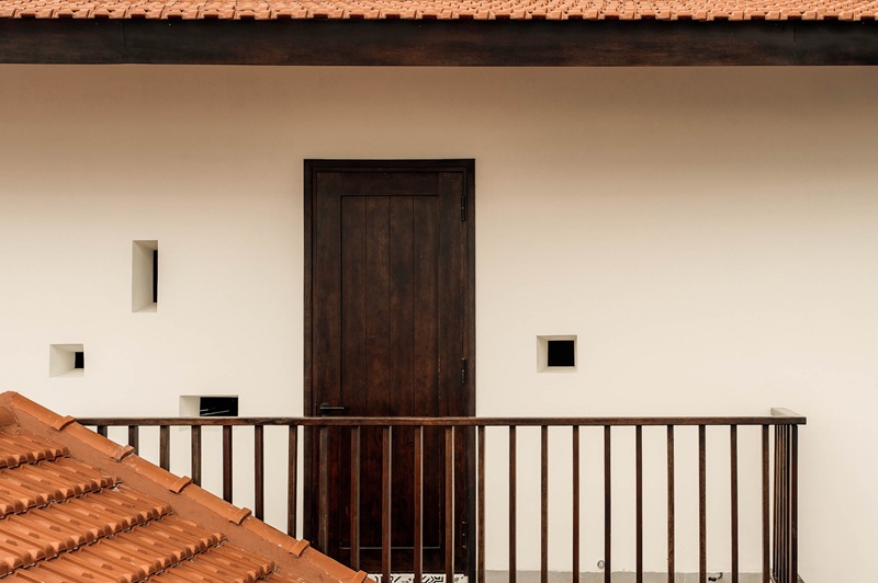 Hành lang nhà cô Hương Huế 2