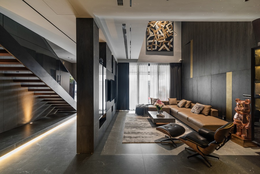 Phòng khách và cầu thang bố trí hài hòa