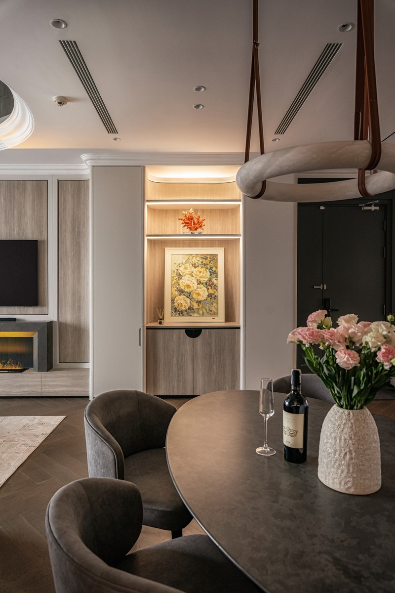 Bàn ăn nhà anh Hòa