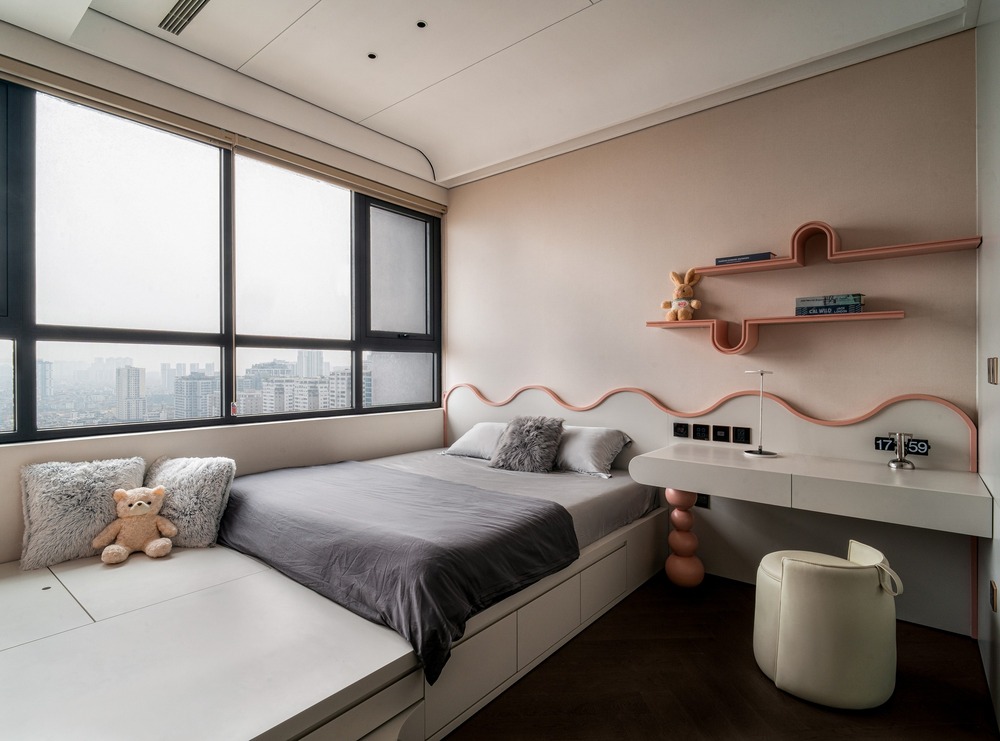 Phòng ngủ của con gái anh Hòa