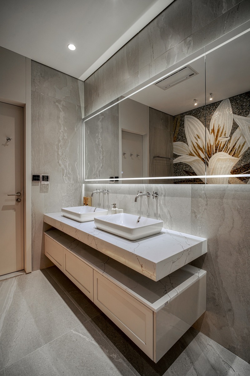 wc phòng ngủ nhà anh Hòa