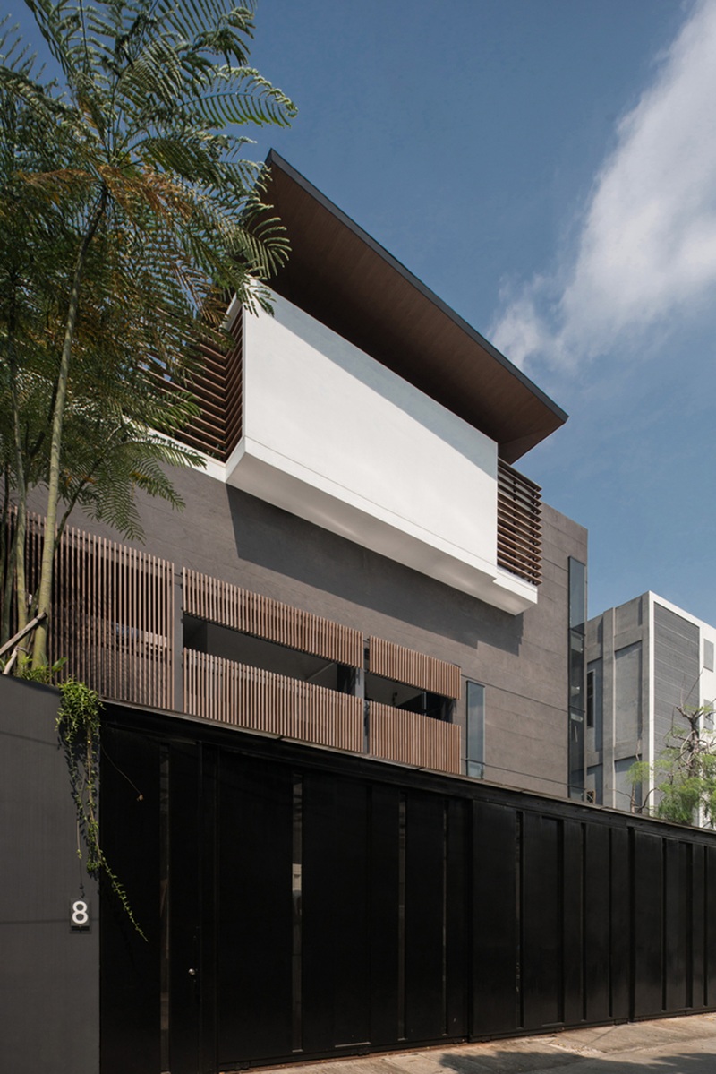 1-2 Mặt tiền nhà cô Cúc Hạ Long