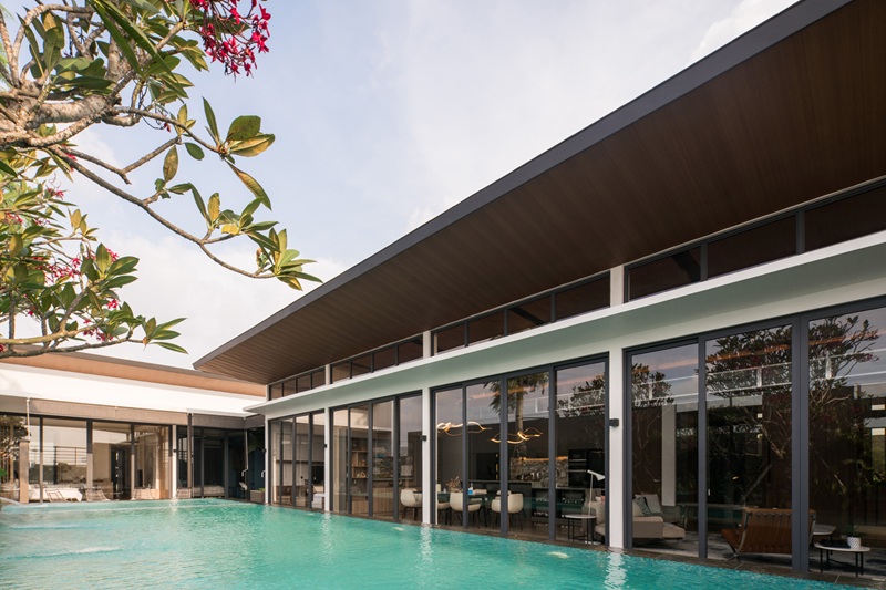 3-5 Không gian bên ngoài nhà chị Cúc Hạ Long