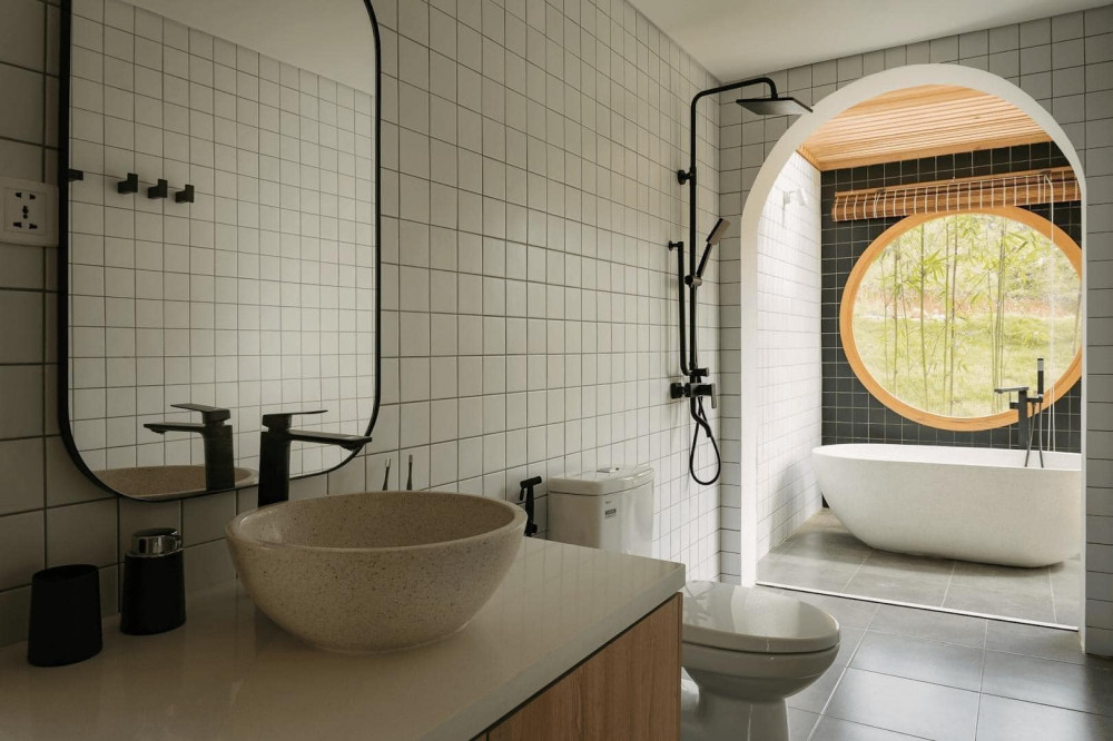 Phòng tắm tại nhà cấp 4 của cô Lan