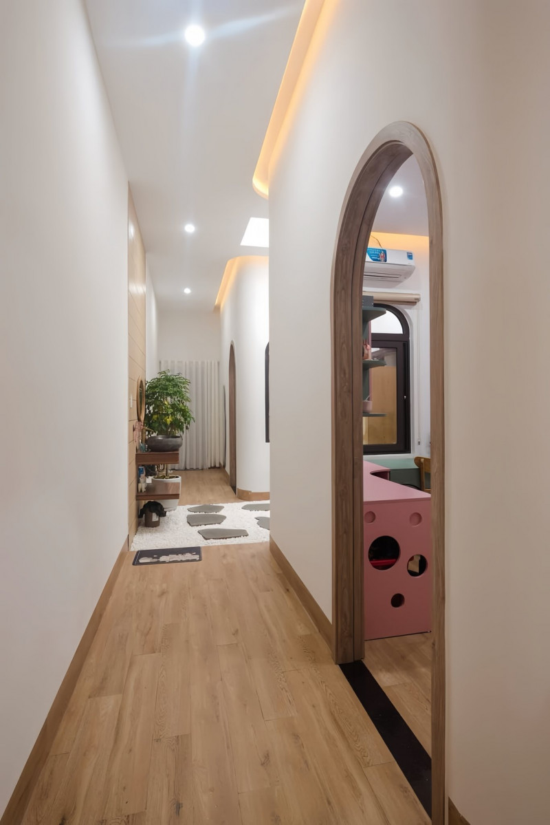 Không gian hành lang nhà anh Thiết