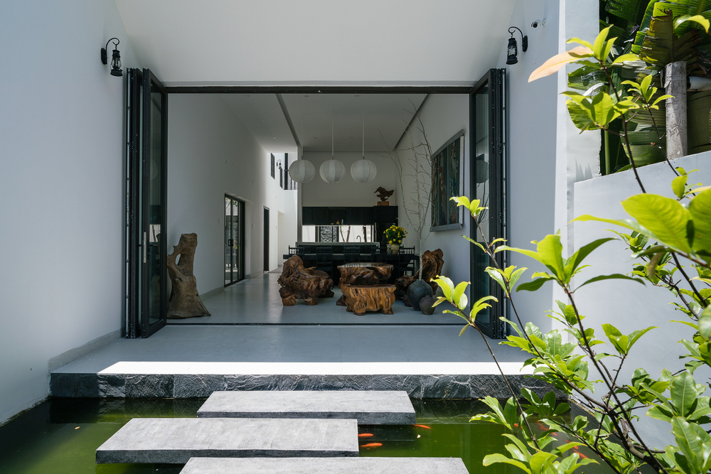 Hiên nhà cấp 4 của anh Hợp