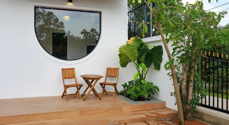 Cửa sổ nhà cô Thúy